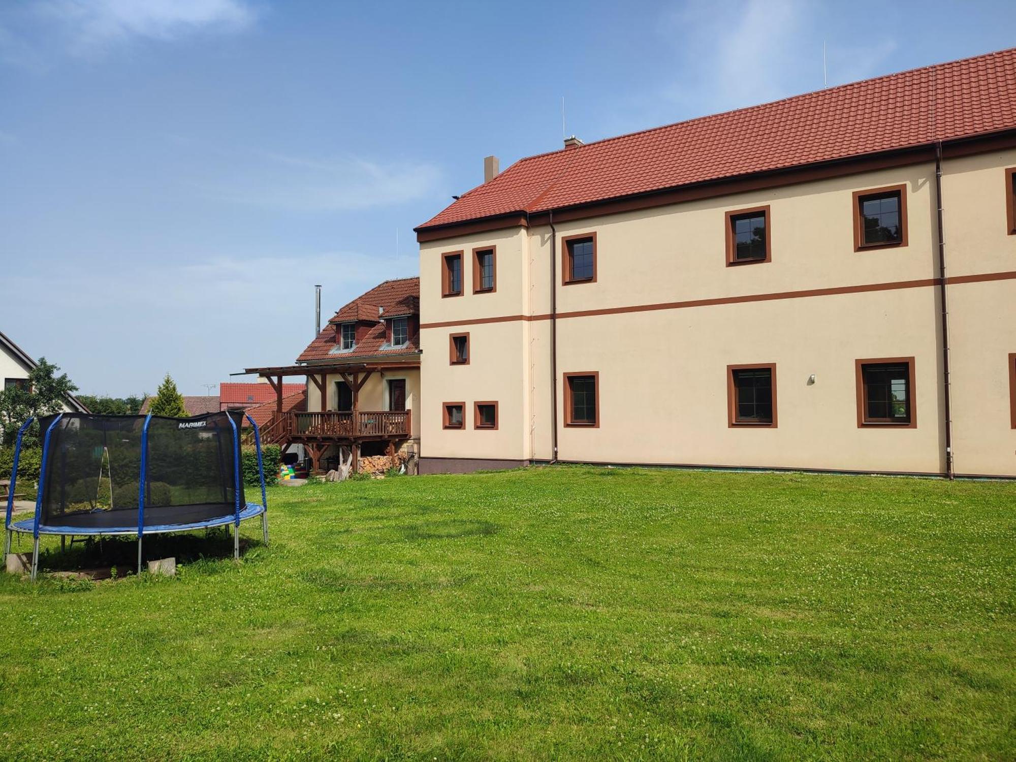 Zamecek Cerov Appartement Jičín Buitenkant foto